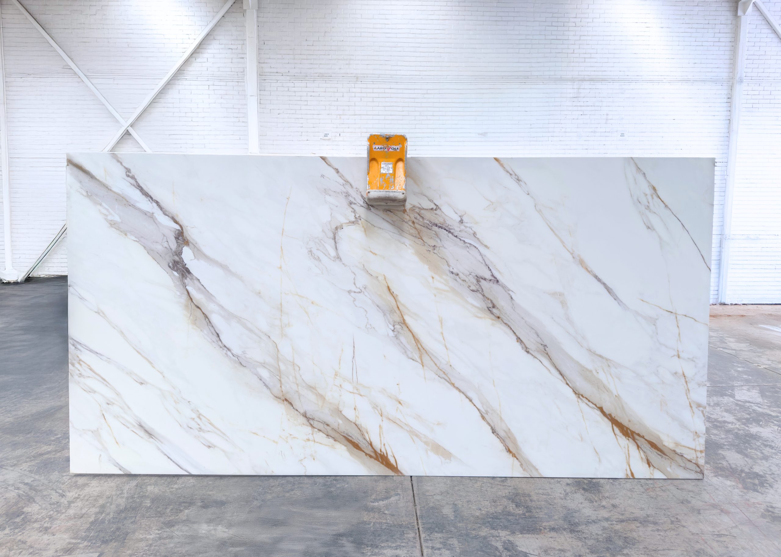 Placa completa de cuarzo impreso Calacatta Aurea Creastone Fusión en formato gran tamaño